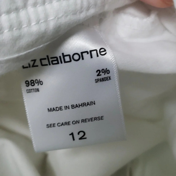 NWT Liz Claiborne Shorts Liz Claiborne White Classic Chino Bermuda Shorts 12. - Picture 9 of 12